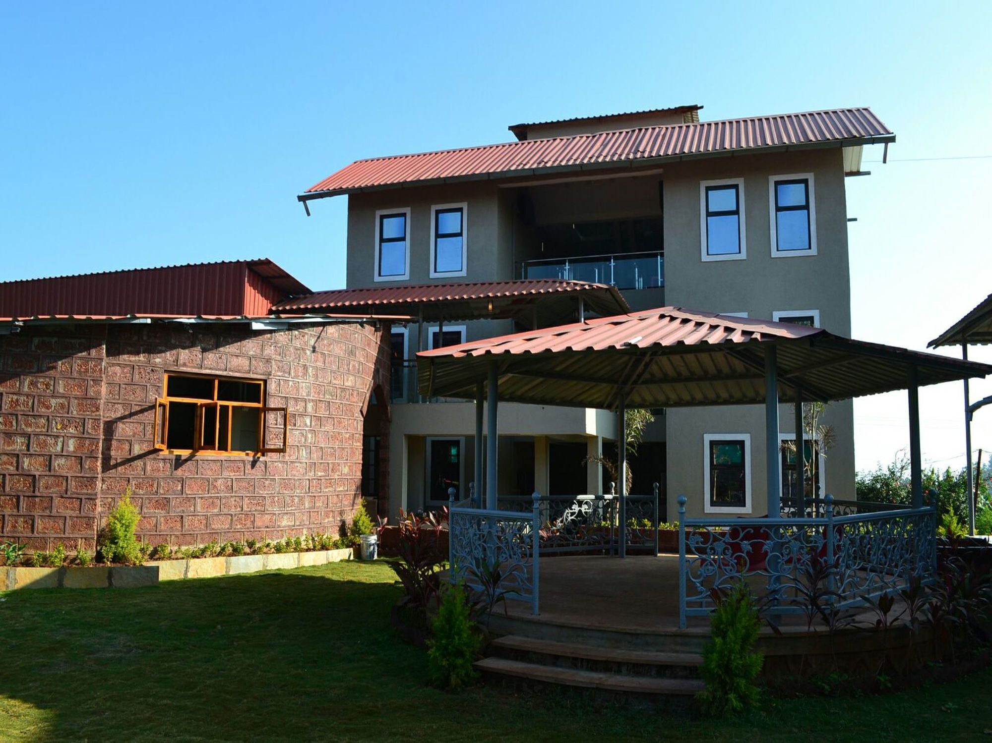 Oyo 11898 Hotel Vhyomaan Mahabaleshwar Exterior photo